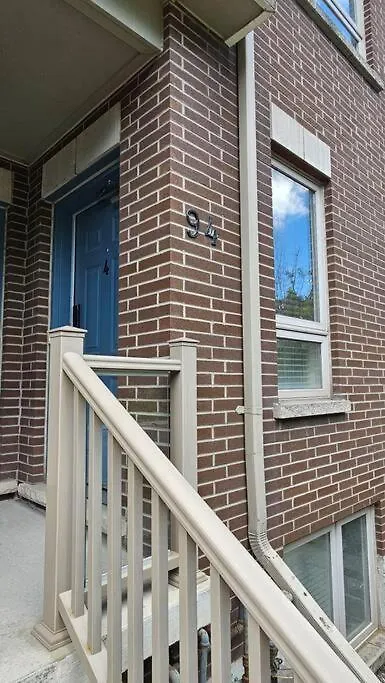 Apartment Entire 2 Bedroom Townhouse In Toronto!