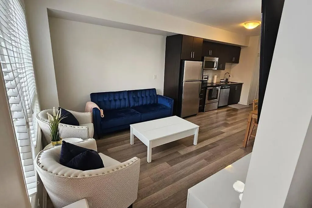 Entire 2 Bedroom Townhouse In Toronto! Toronto