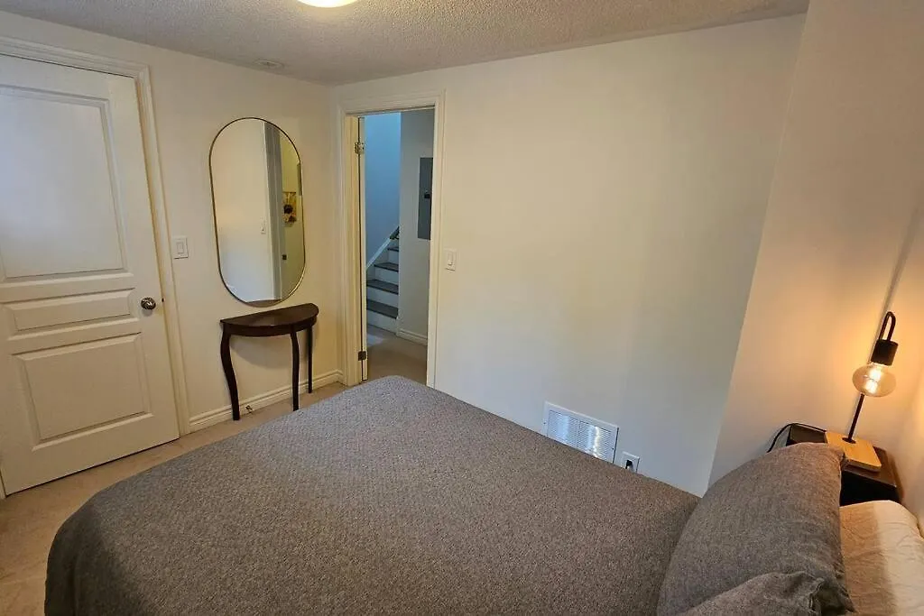 Apartamento Entire 2 Bedroom Townhouse In Toronto! Canadá